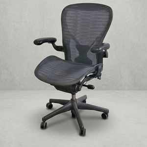Herman Miller Aeron Classic Graphite / Tuxedo (Refurbished)